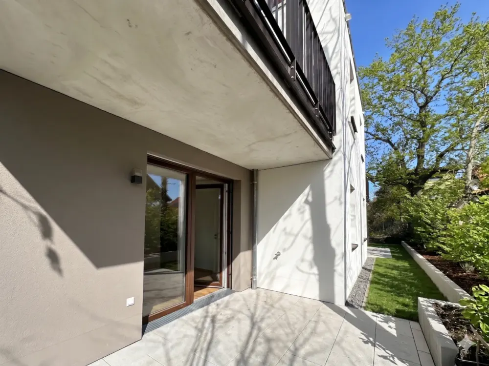 *** LOCATION, LOCATION, LOCATION...directly by the lake * 2 rooms * A+ * New building * ECO 2.0 ***