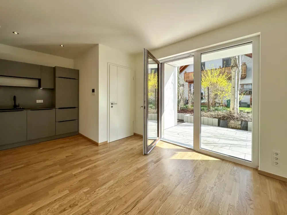 *** LOCATION, LOCATION, LOCATION...directly by the lake * 2 rooms * A+ * New building * ECO 2.0 ***