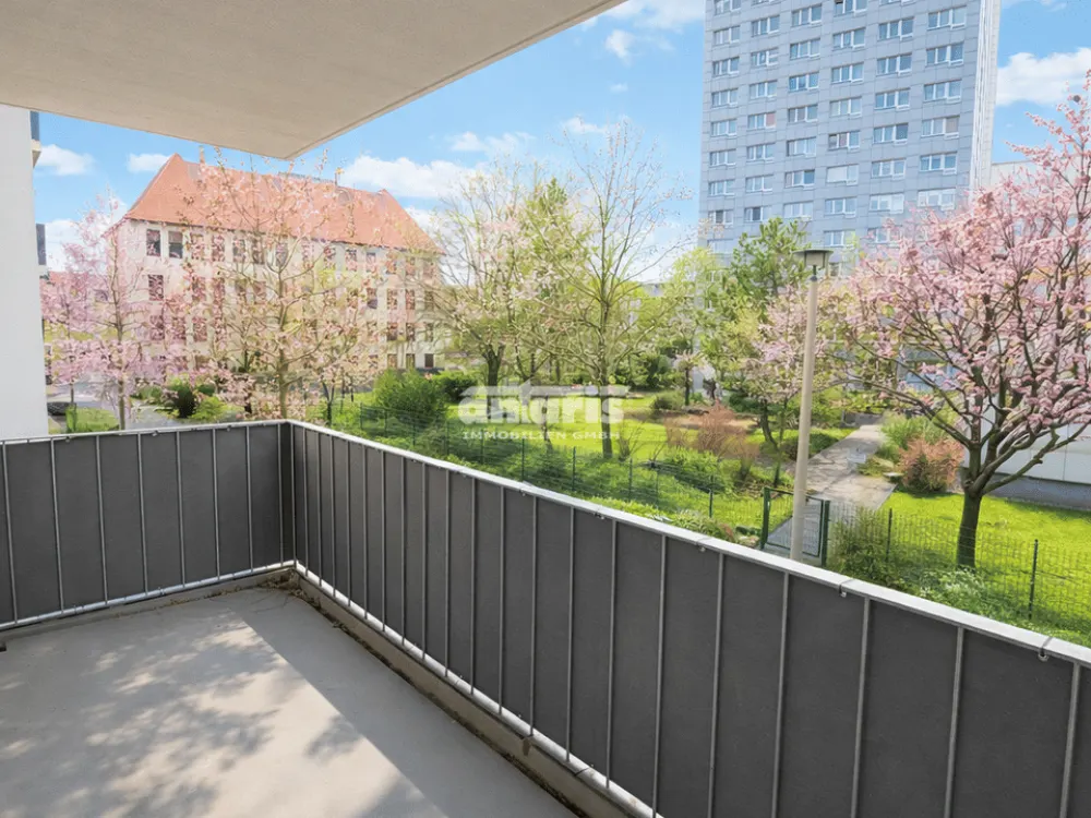 antaris Immobilien GmbH Your Place to Live - Charming 3-Room Apartment with Modern Living Concept
