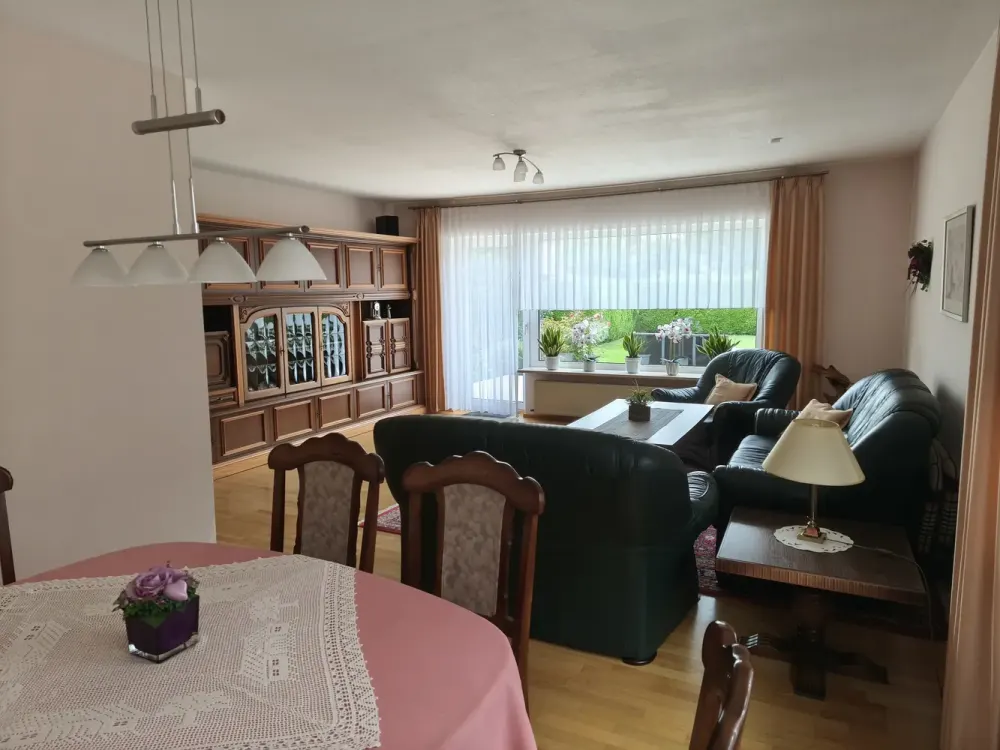 Ruhige 3 Zimmerwohnung in grüner Umgebung