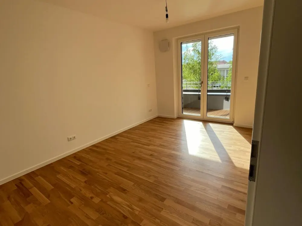 Looking for a New Tenant: 3-Room Apartment Johannstadt