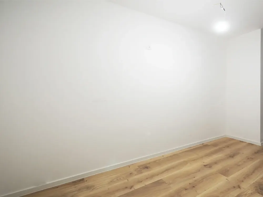 Completely Renovated Basement Apartment in the Nauwieser Viertel!