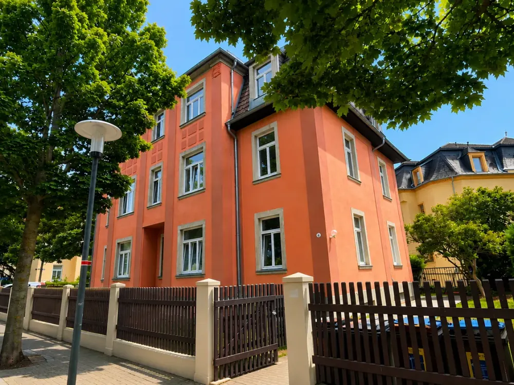 First occupancy after renovation: Bright 3-room apartment with large balcony