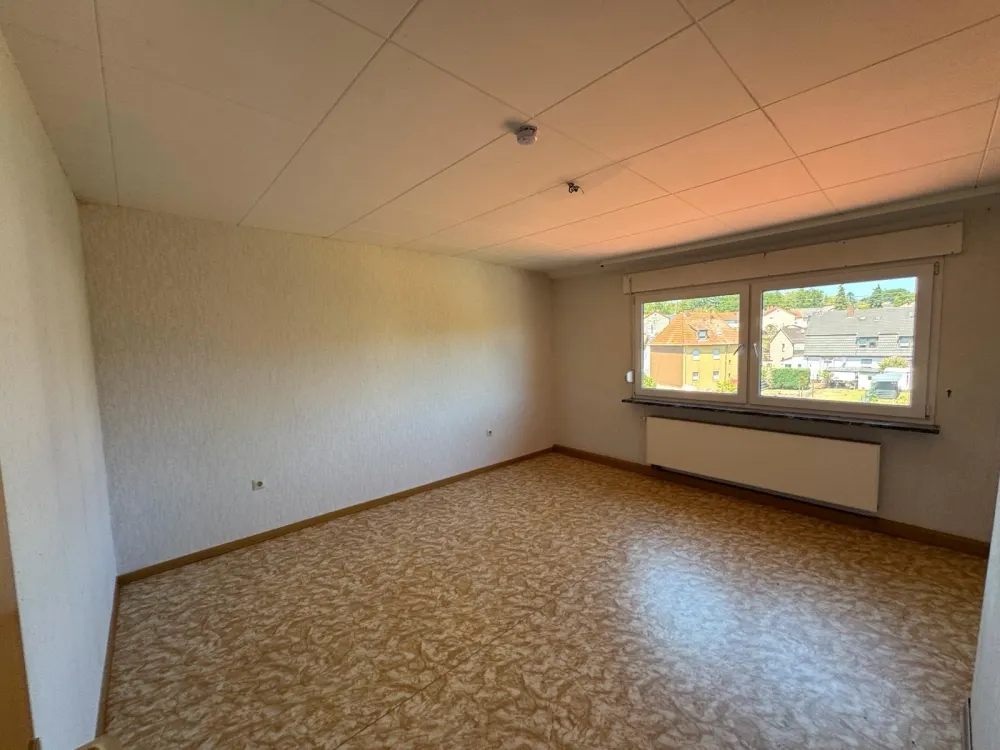 Large Apartment on the 2nd Floor / Friedrichsthal-Bildstock
