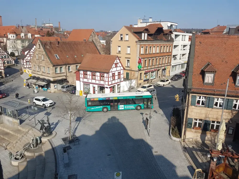 Penthouse with Elevator Directly into the Apartment, 144 m² of Living Comfort Above the Roofs of Zirndorf