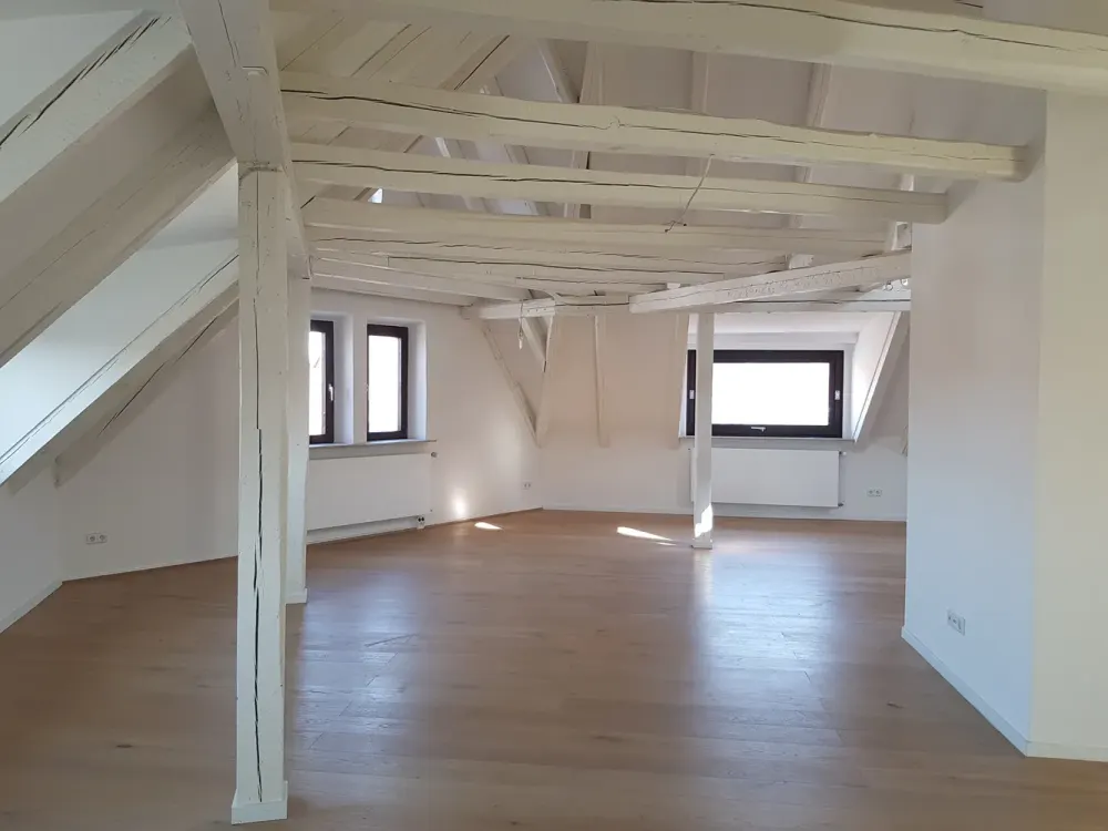 Penthouse with Elevator Directly into the Apartment, 144 m² of Living Comfort Above the Roofs of Zirndorf