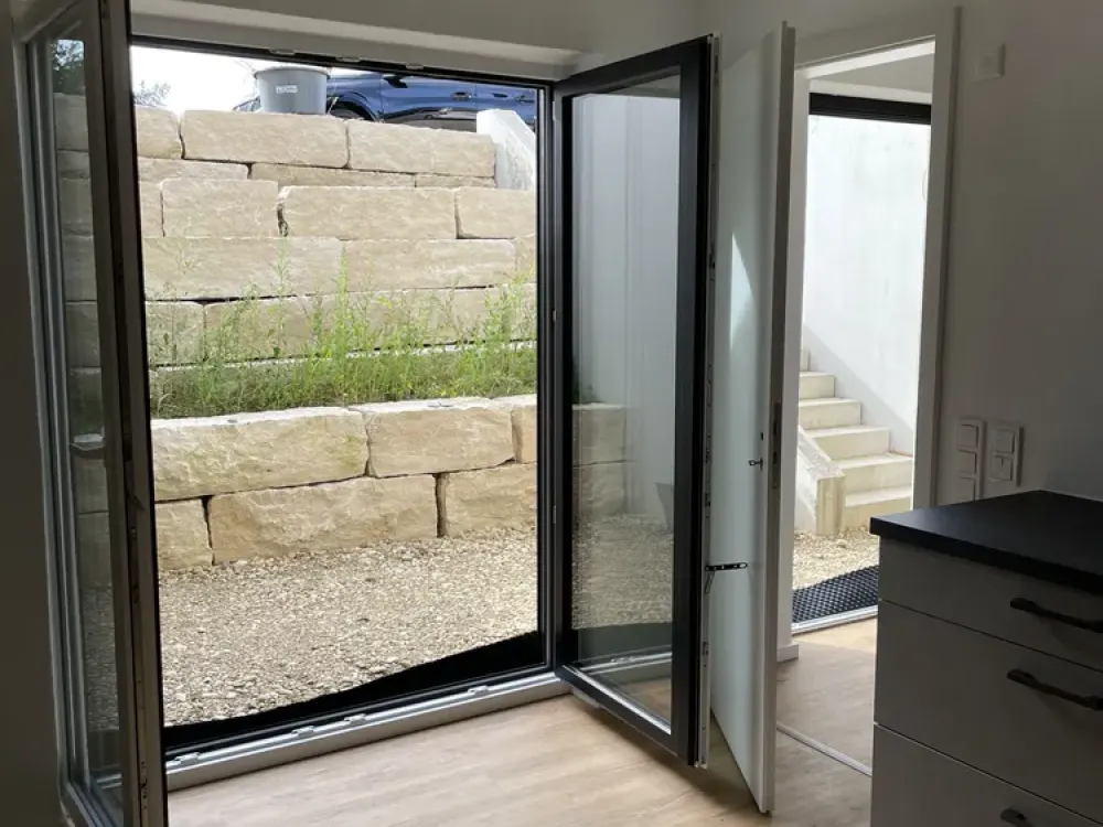 Moderne 2,5-Zimmer-Einliegerwohnung mit eigenem Eingang