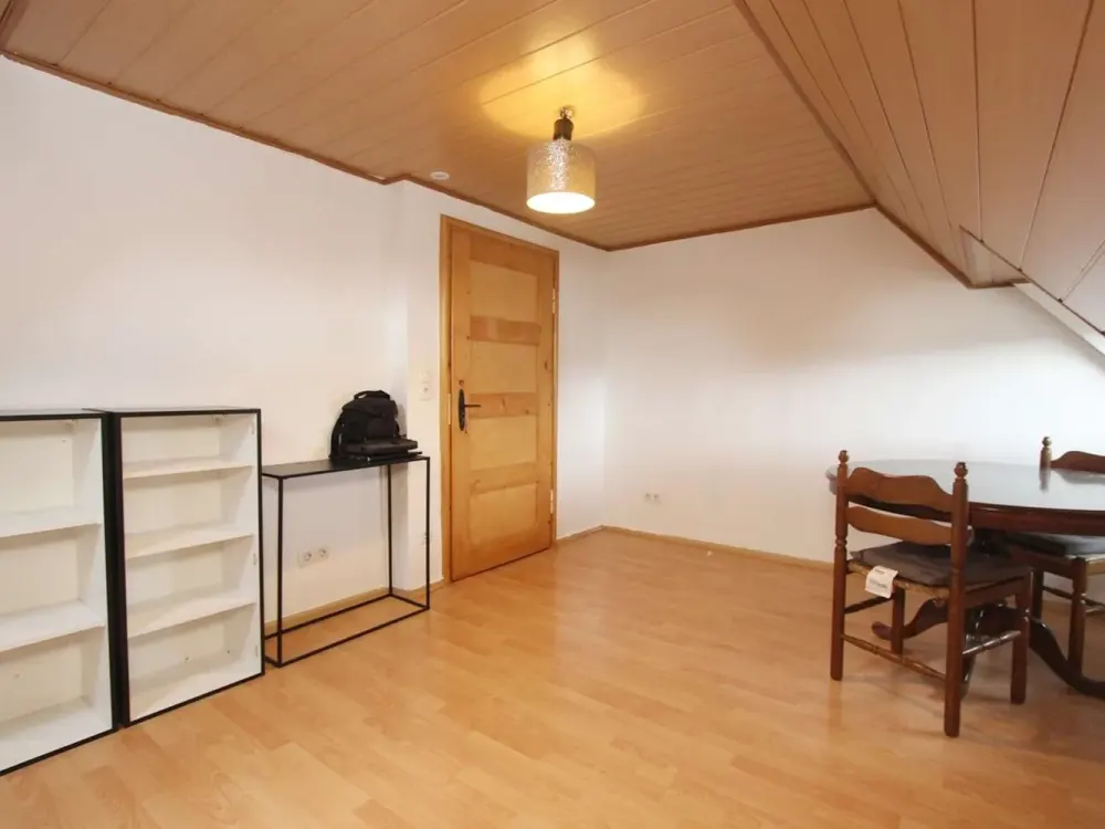 Gemütliche 2-3 ZKB Dachgeschosswohnung mit Fernblick nähe Klinikum