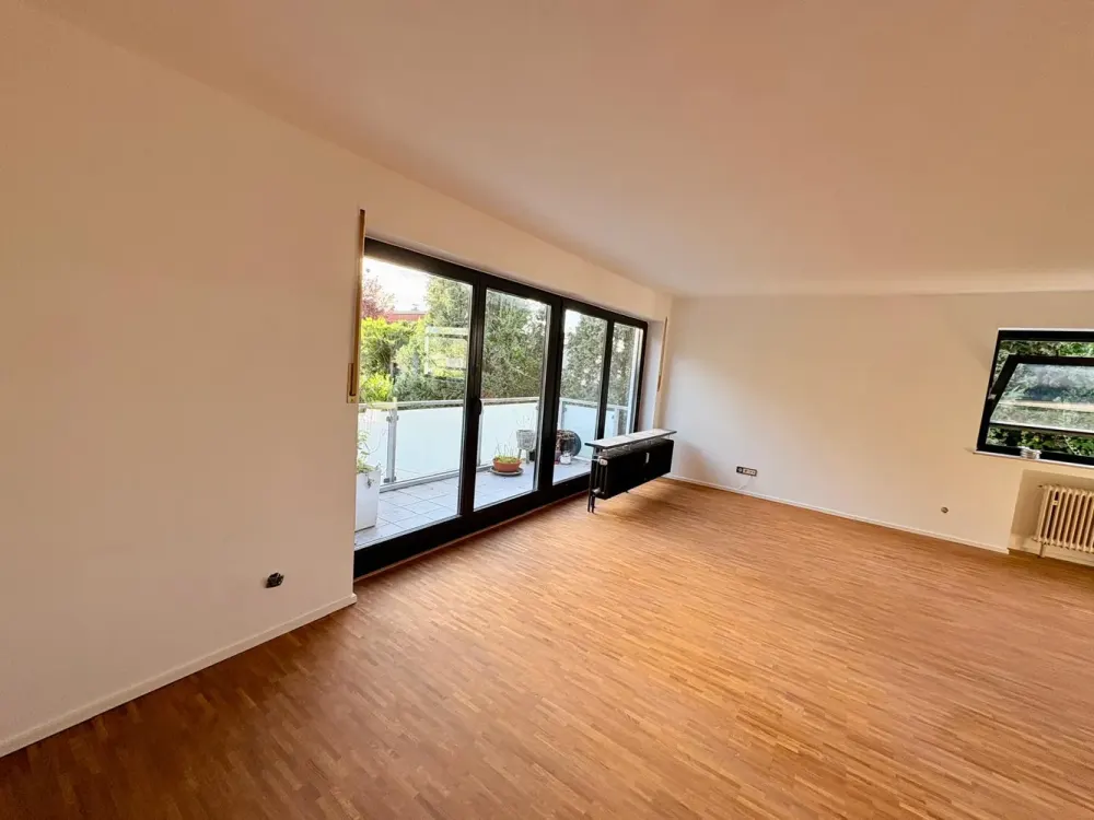 Living Space in Kaarst: Bright 3-Room Apartment with Balcony