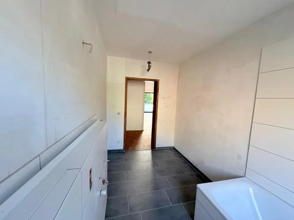 Living Space in Kaarst: Bright 3-Room Apartment with Balcony