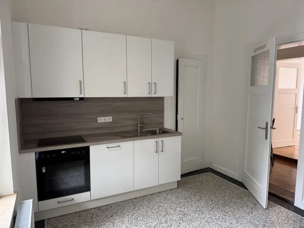 Dreamily Beautiful 4-Room Apartment with Balcony, 1st Floor, First Occupancy After Modernization