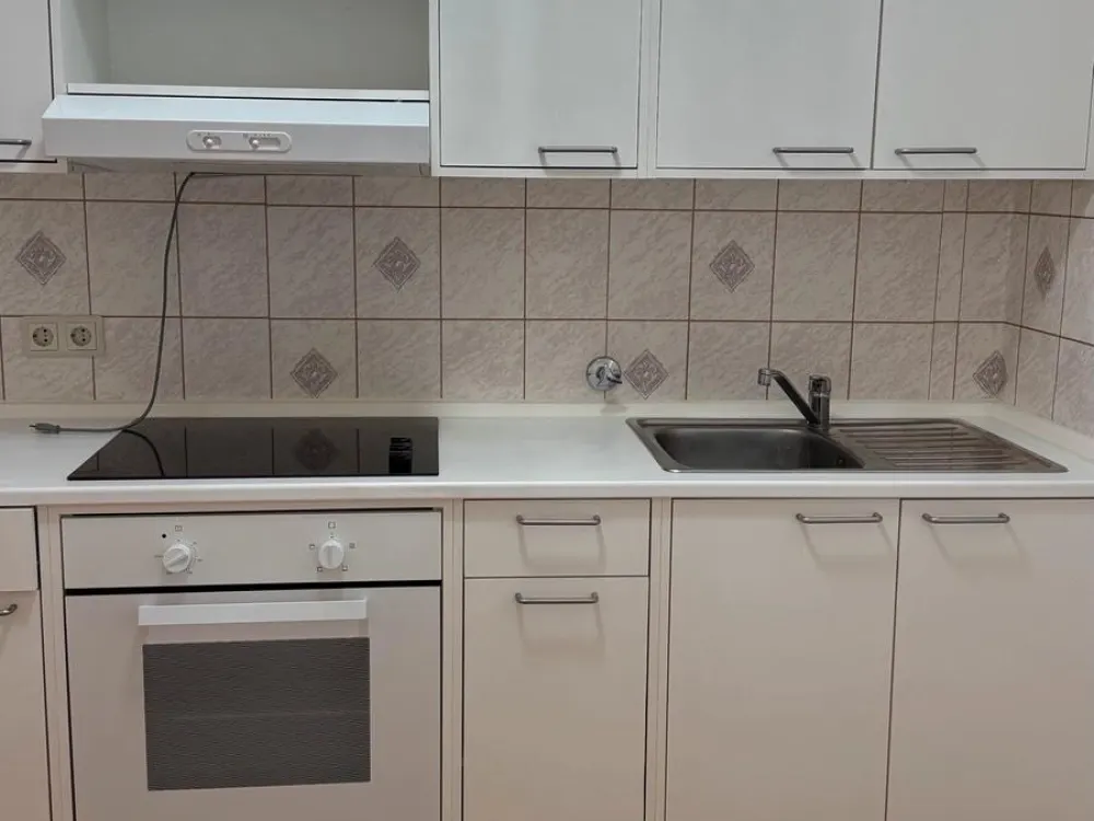 1 Room Shared Apartment with Kitchen and Bathroom